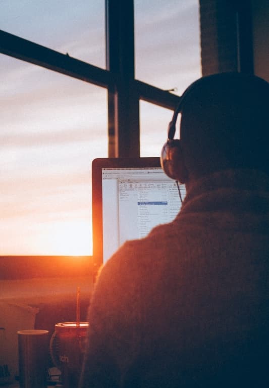 An image with headphone window